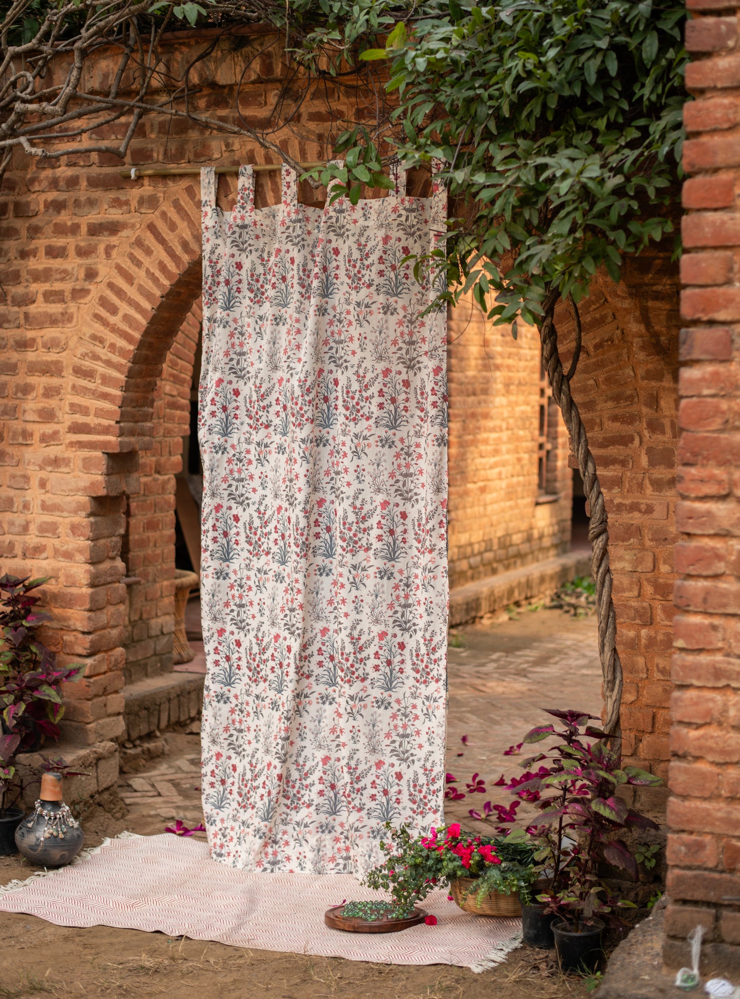 Printed Curtain : Garden Taupe Voile