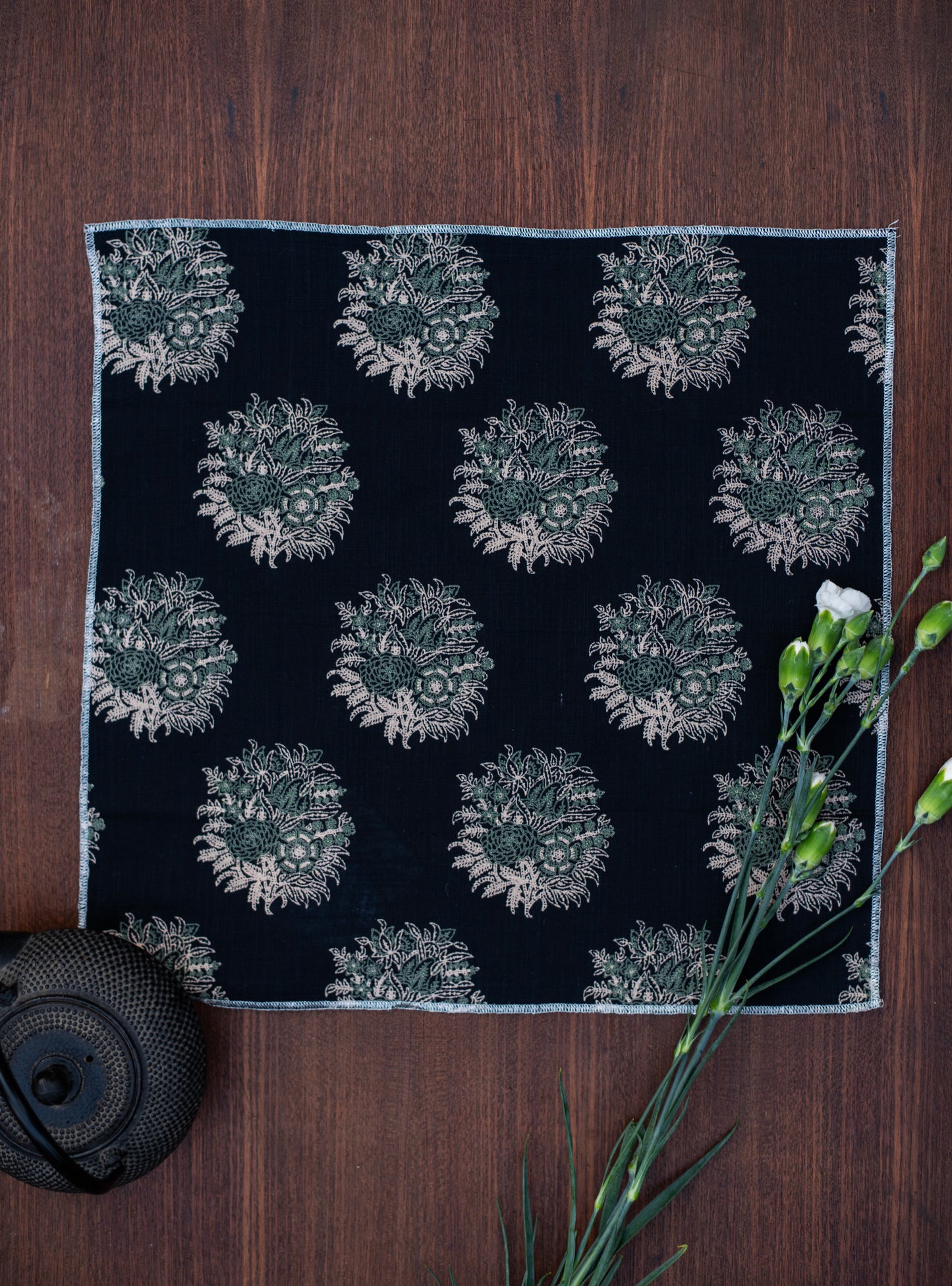 Napkin With Zari Overlock Set of 6 : Gulab Black Textured