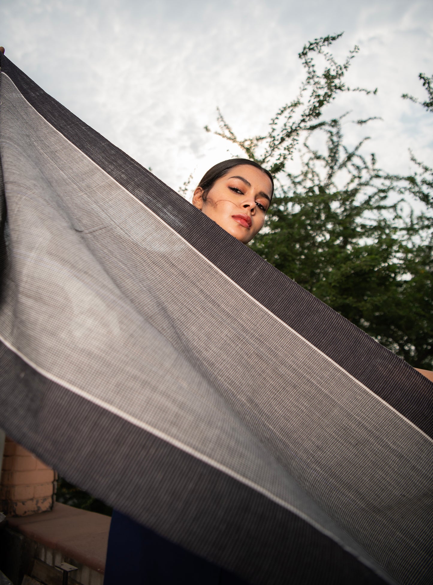 Patteda Anchu Handspun Eco Friendly : Dyed Stole Black & White