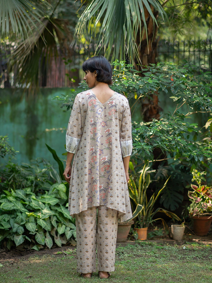 Floaty Dress : Chrysanthemum Beige