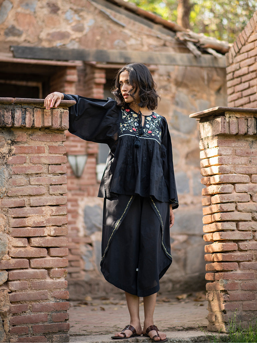 Katchi Top : Black