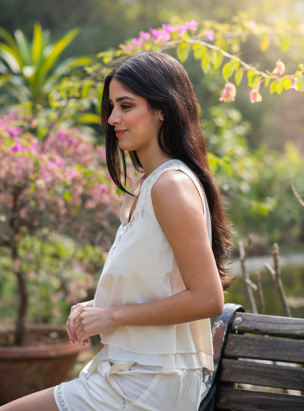 Segara Shorts : Emb Solid Cream Voile