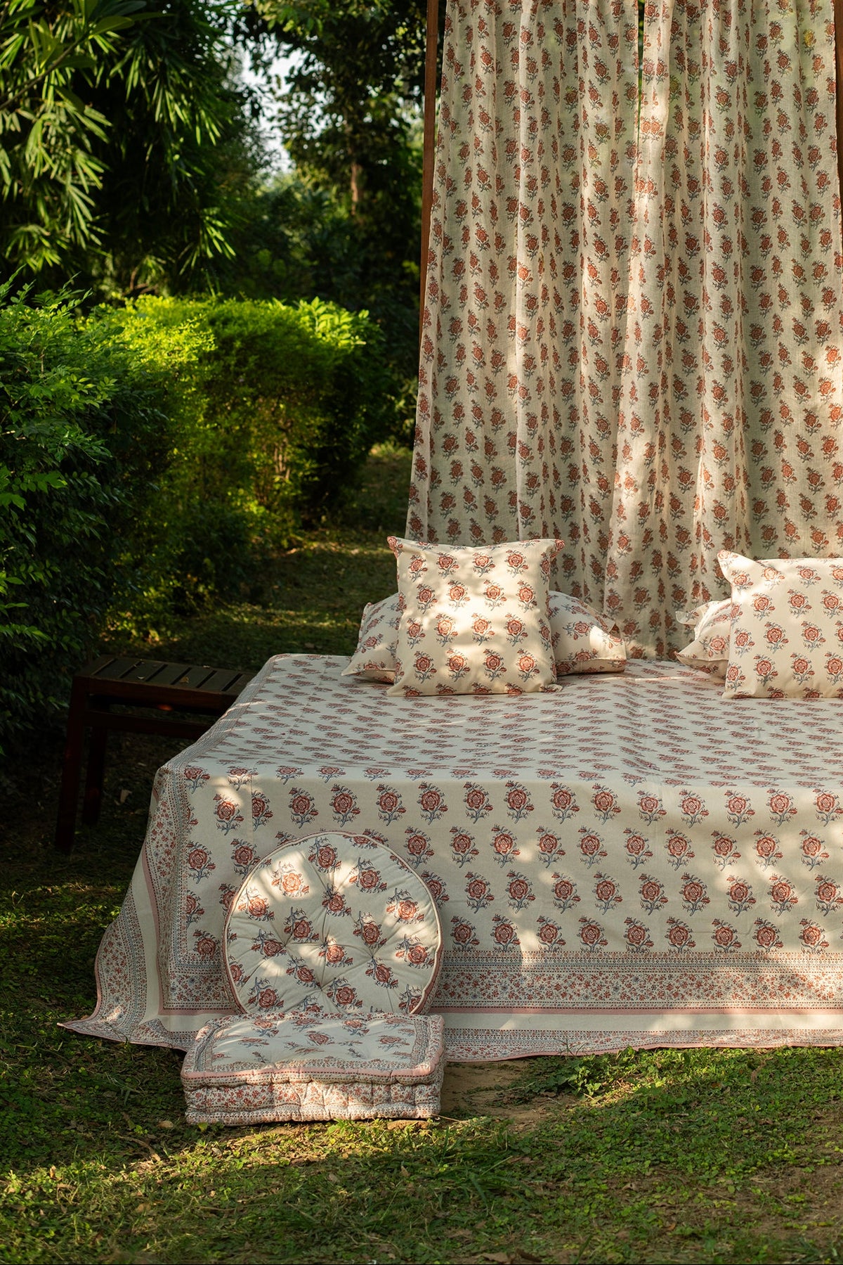 Printed Floor Cushion : Indian Rose Sheeting