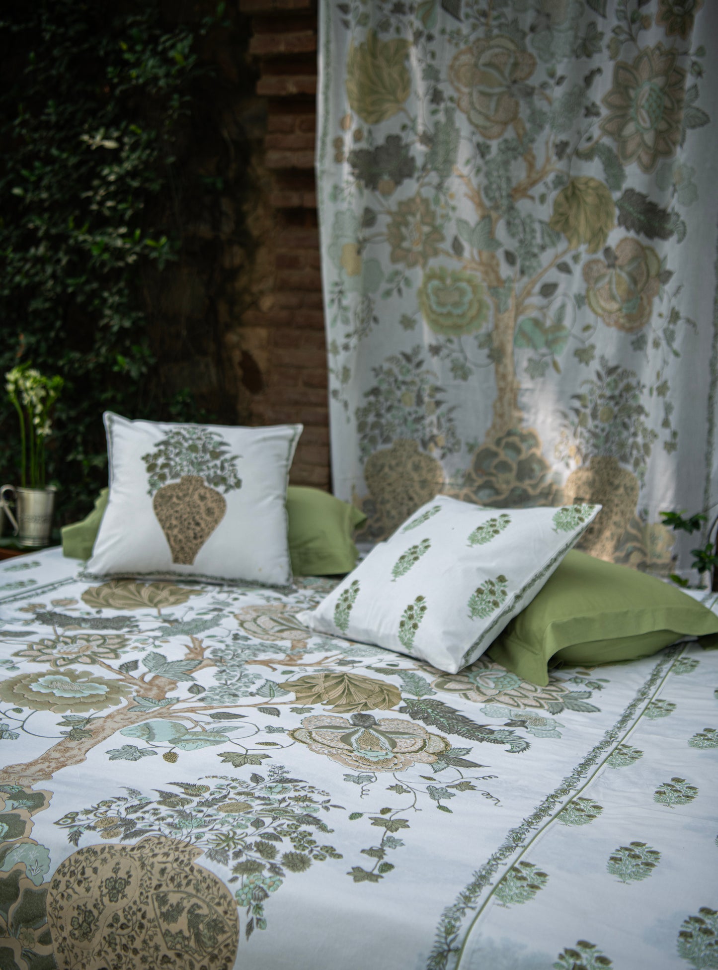 Printed Bed Cover : Tree of Life Sage Sheeting
