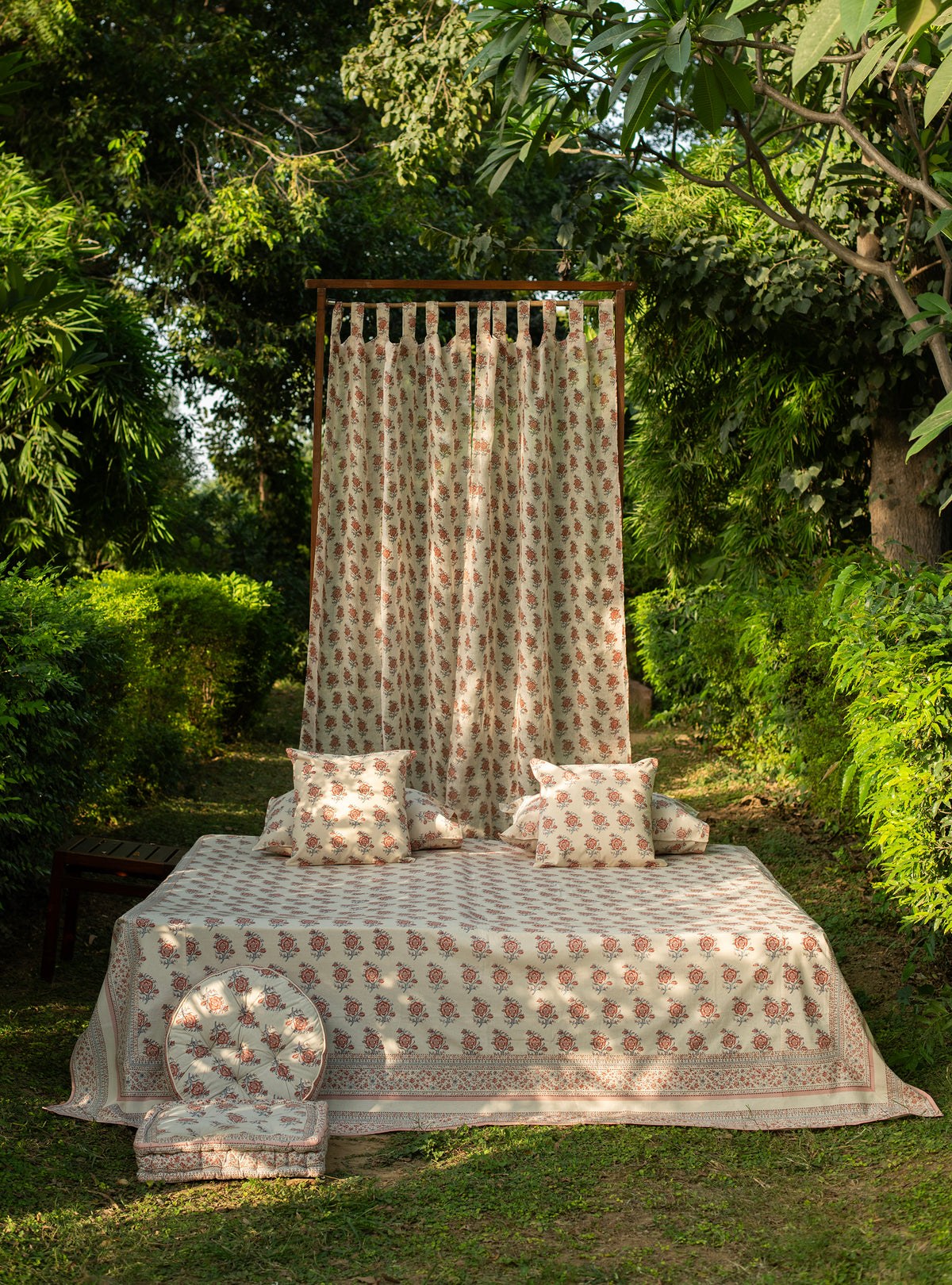 Printed Bed Cover : Indian Rose Sheeting