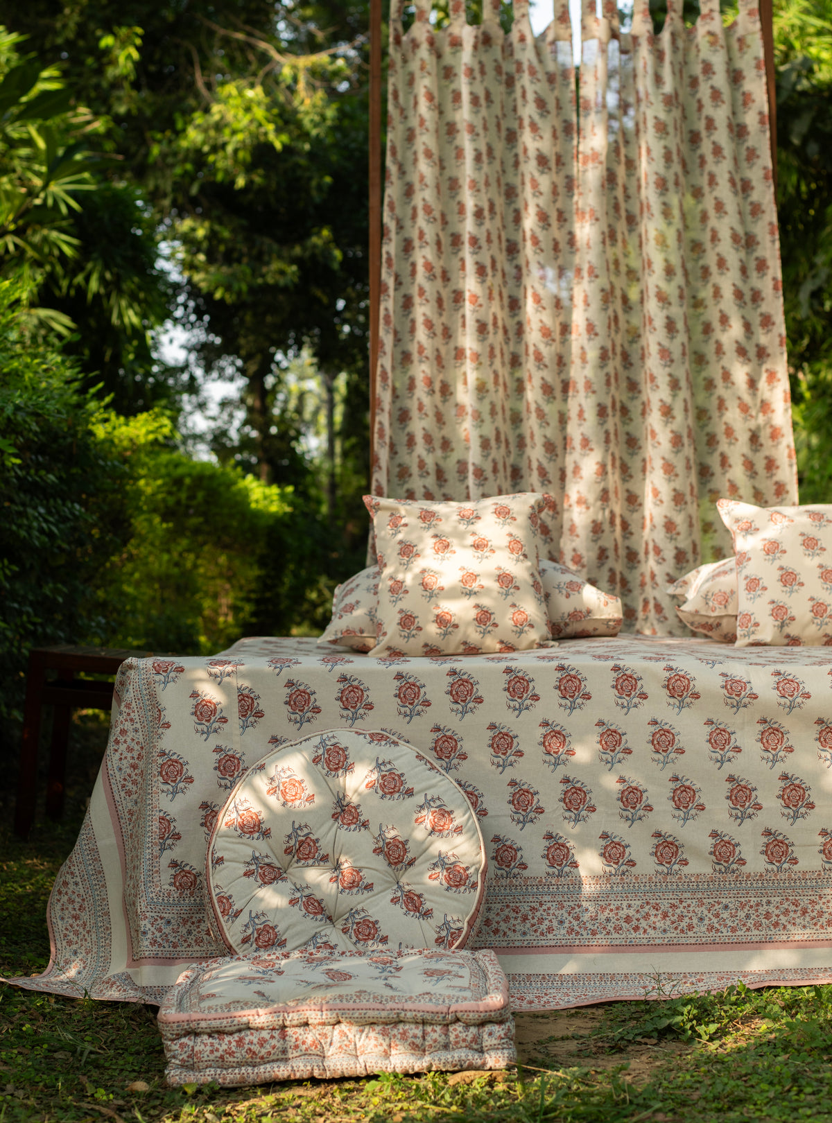 Printed Cushion Cover Rev : Indian Rose Sheeting+Canvas