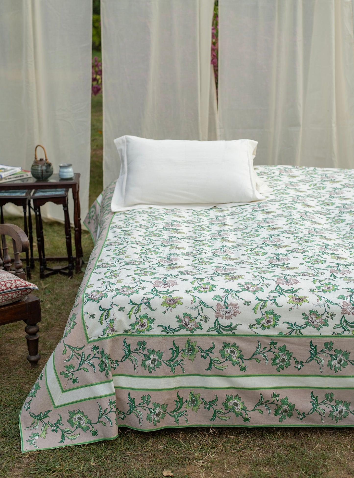 Printed Bed Cover : Chrysanthemum Ivory Sheeting