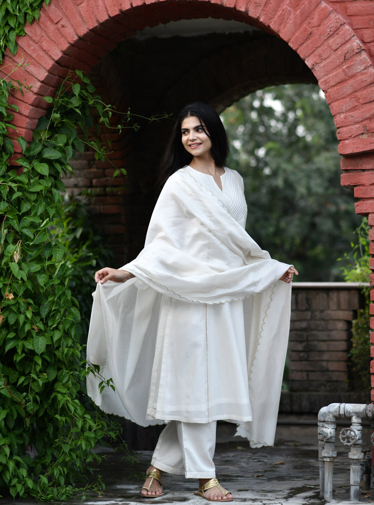 Devi Pintuck Kurta : Ivory Chanderi