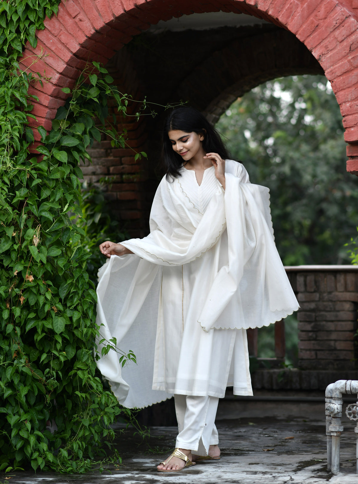 Devi Pintuck Kurta : Ivory Chanderi