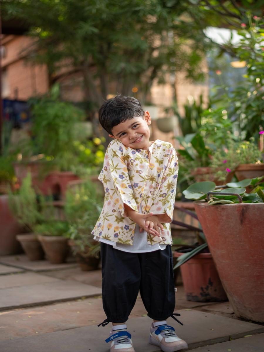 Kids Shrug Reversible Daisy Tan - Main Image