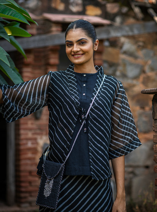 Bisou Shrug : Leheriya Black Kota Cotton
