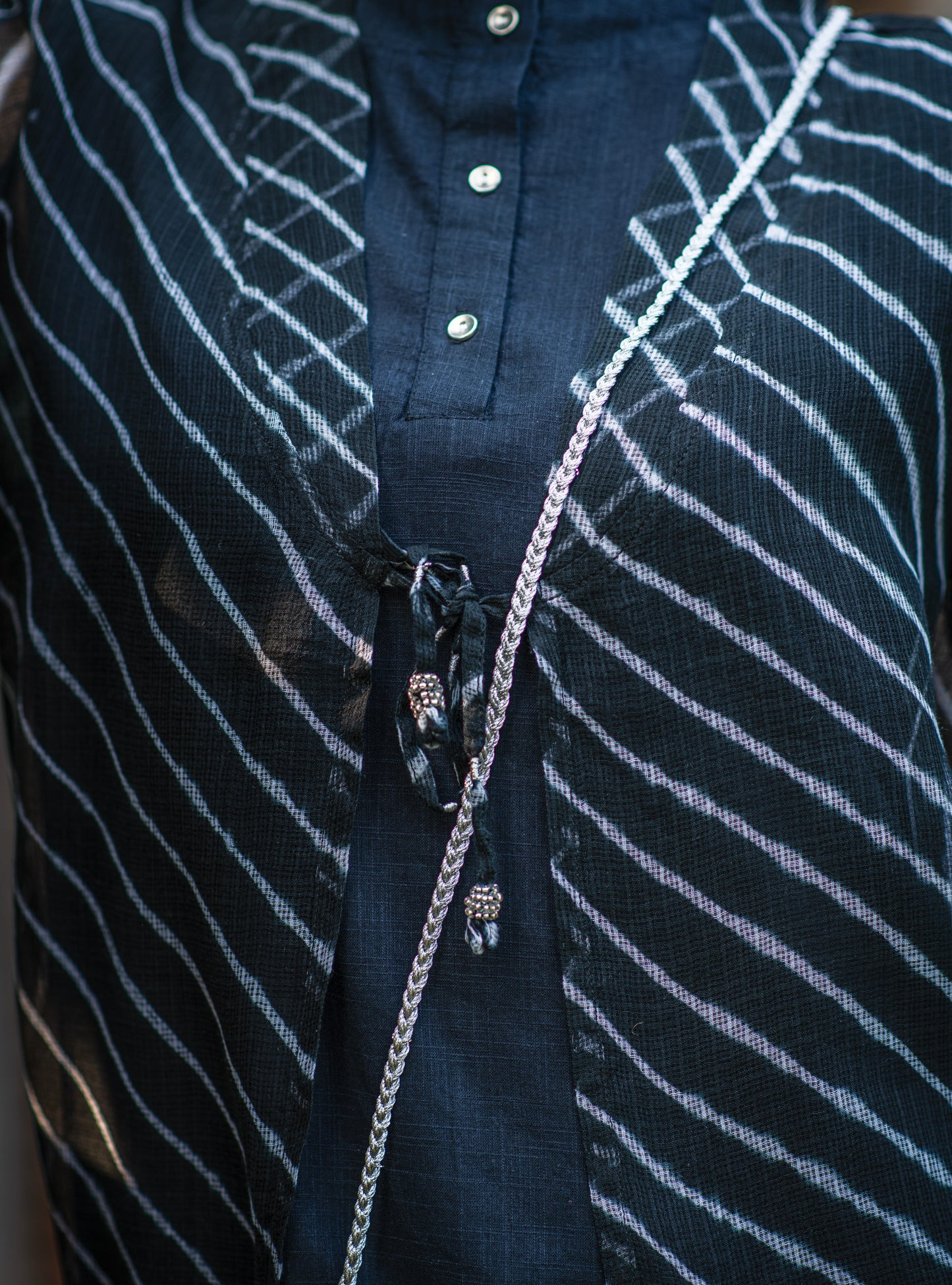 Bisou Shrug : Leheriya Black Kota Cotton