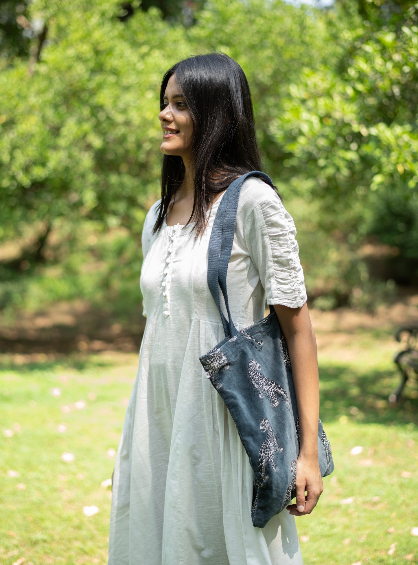 Shoulder Bag : Leopard Grey Velvet