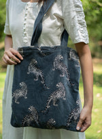 Shoulder Bag : Leopard Grey Velvet