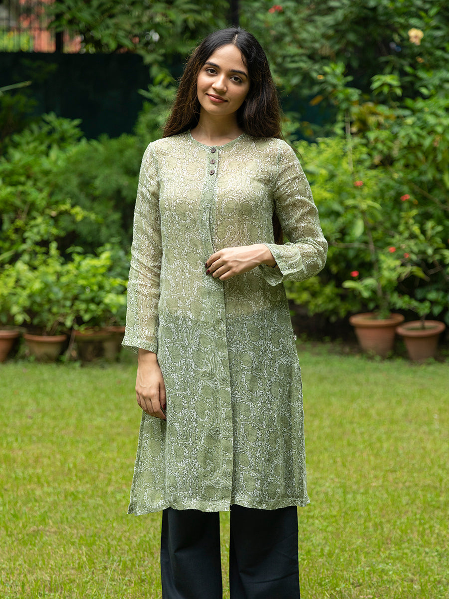 Delicate Shrug : Lilia Moss	Linen