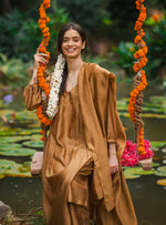 Dupatta : Hand Applique Gold Chanderi