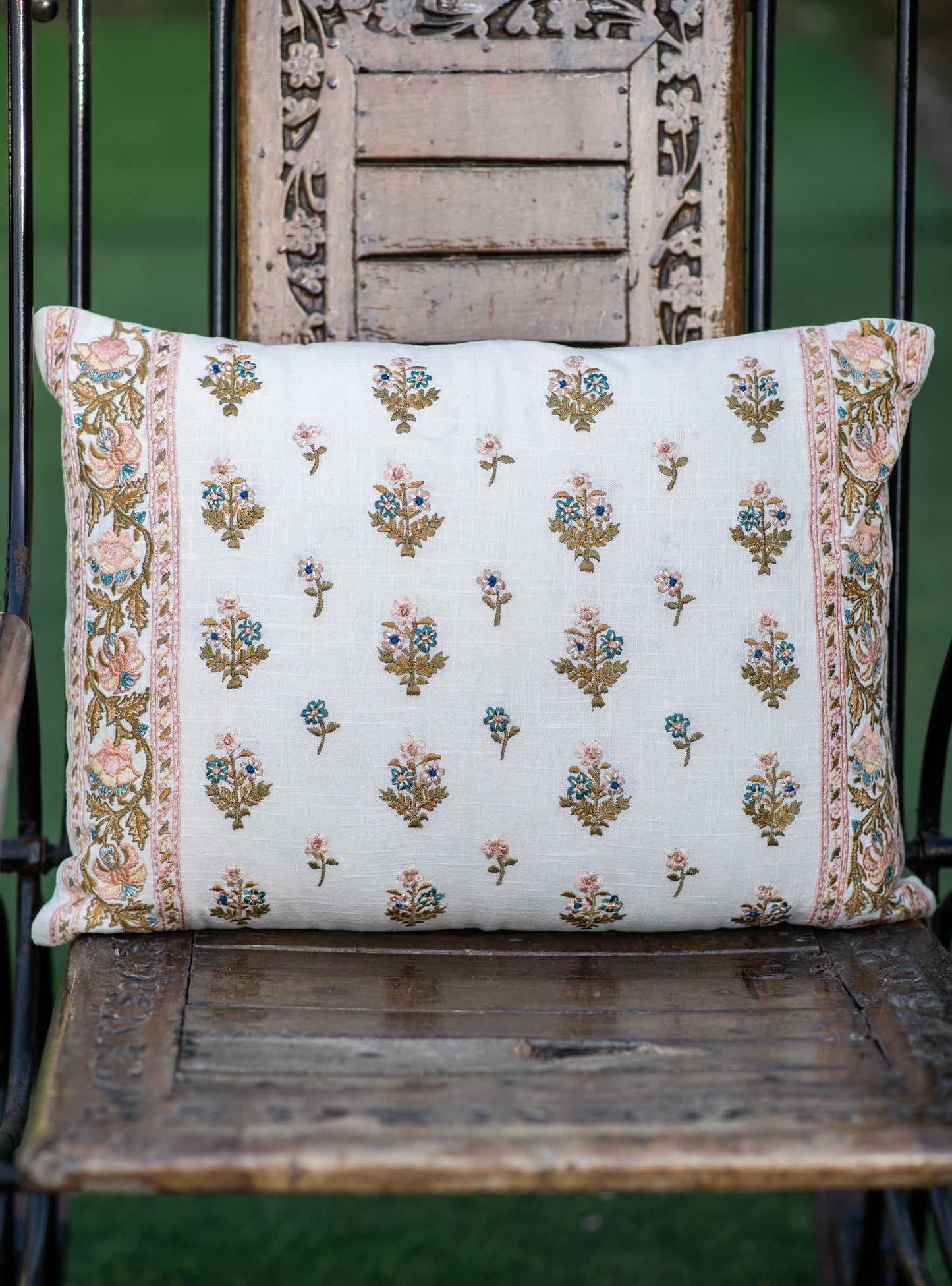 Embroidered Cushion Cover : Versailles Natural Textured
