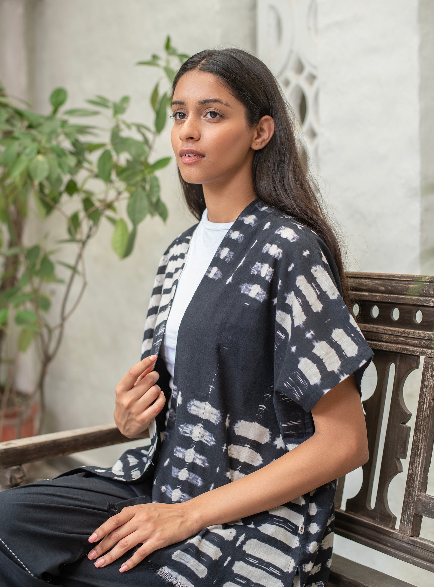Fray Shrug : Tie Dye Black Slub
