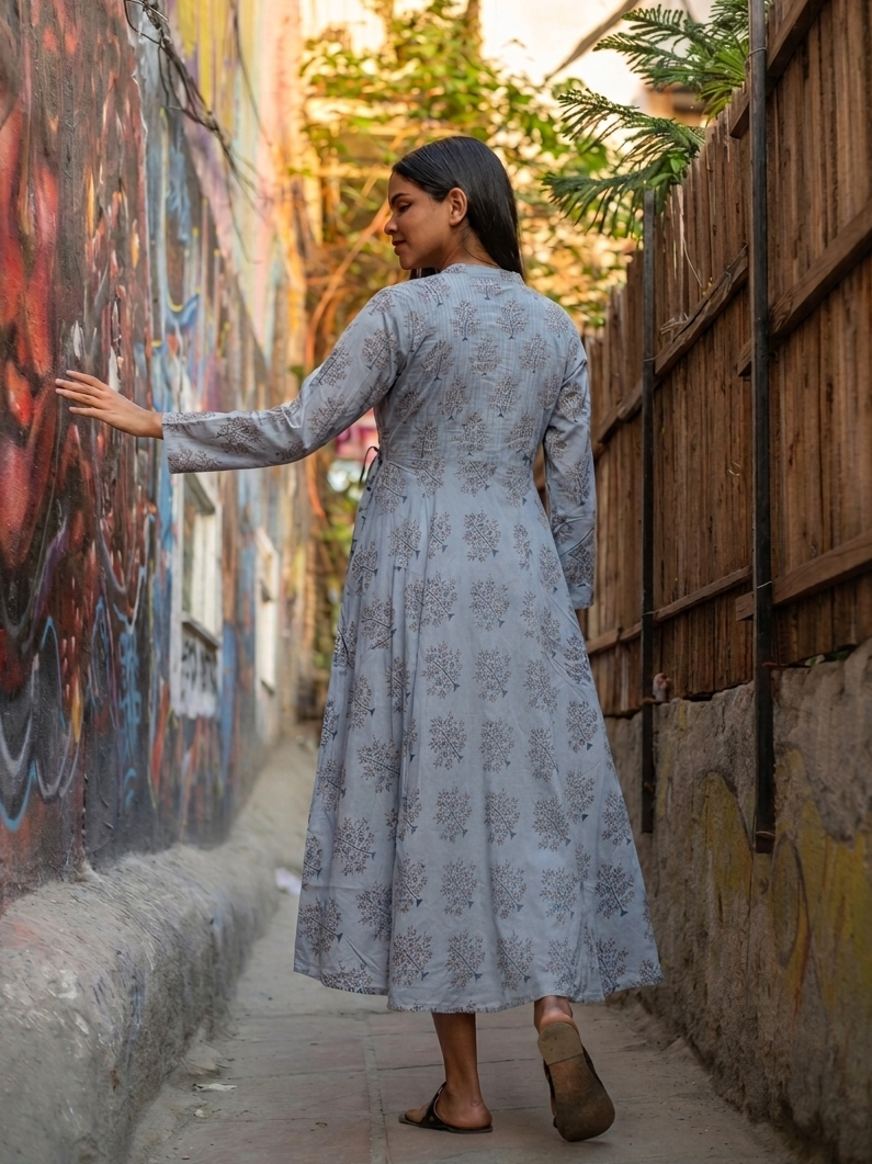 Anarkali Wrap : Daunee Buti Sky Voile
