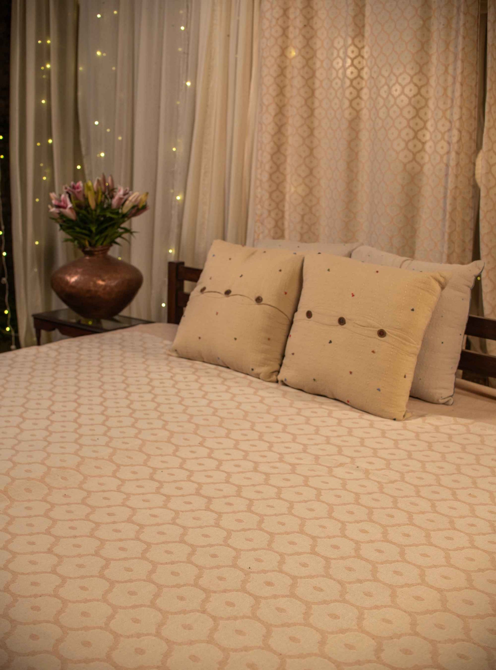 Handloom Bedcover : Jaal Beige