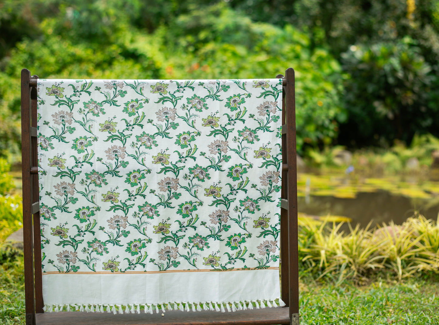 Kerala Bath Towel : Chrysanthemum Ivory Handloom