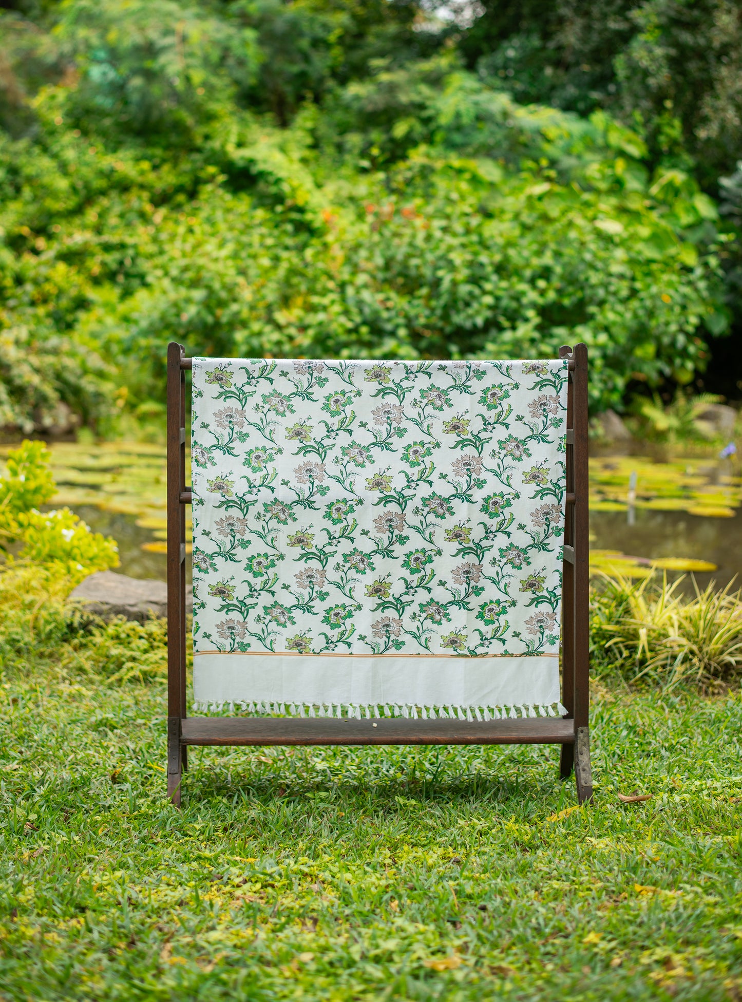 Kerala Bath Towel : Chrysanthemum Ivory Handloom