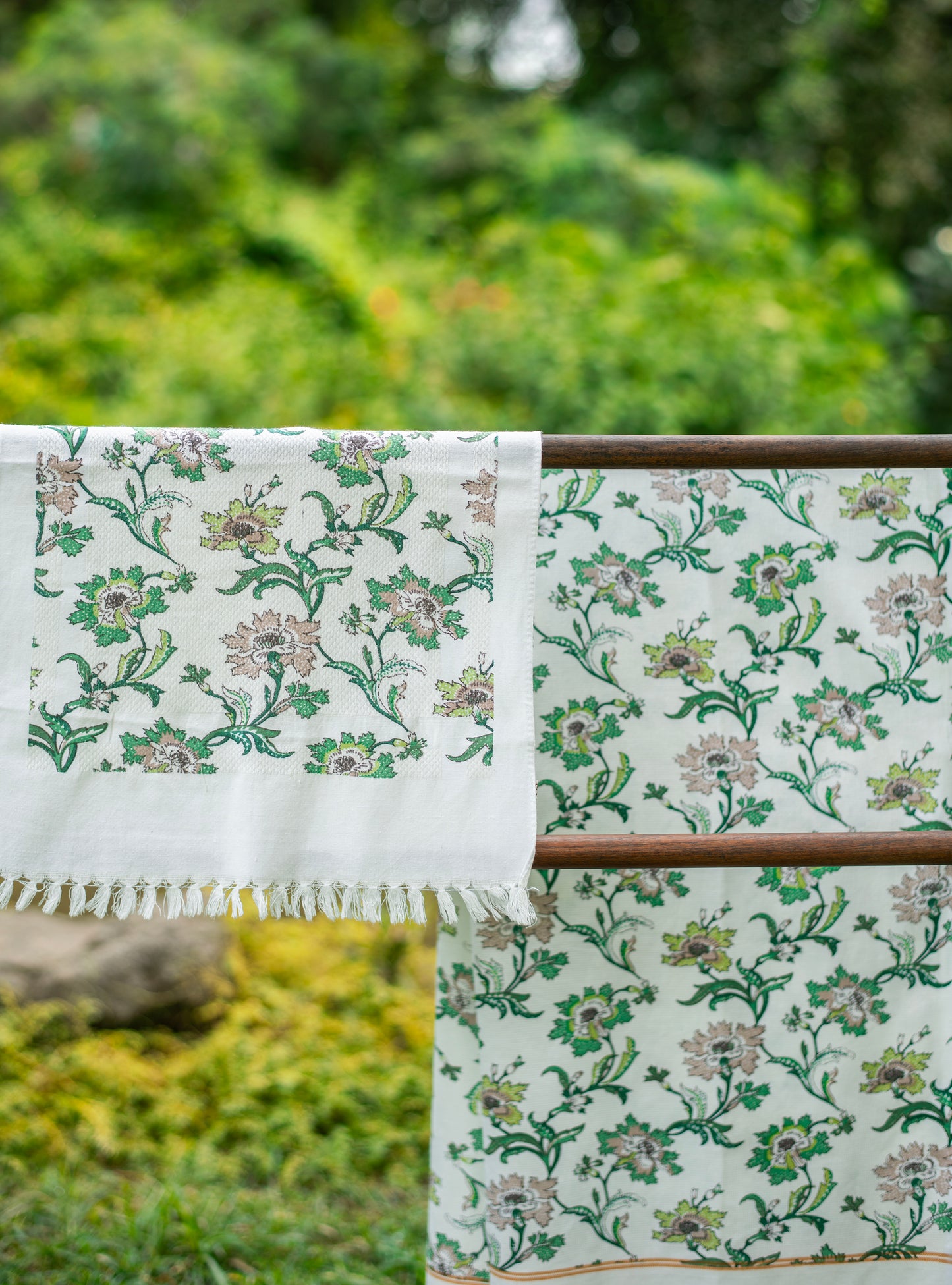 Kerala Hand Towel : Chrysanthemum Ivory Handloom