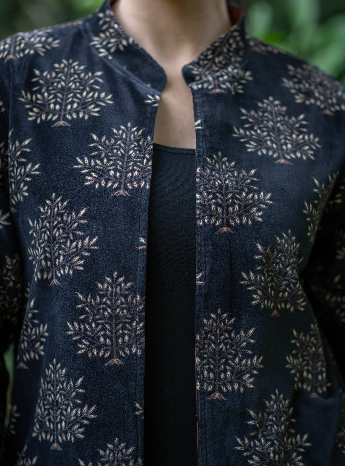 Long Jacket : Daunee Buti Black Velvet