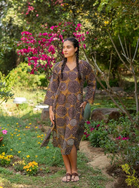 Mala Kaftan : Big Dots Black