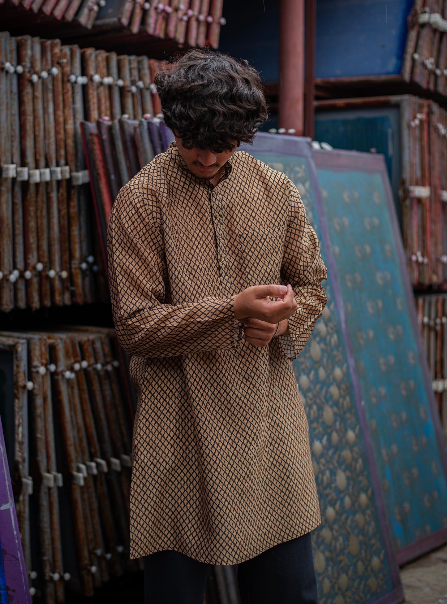 Mens Kurta : Short Krys Black Chanderi
