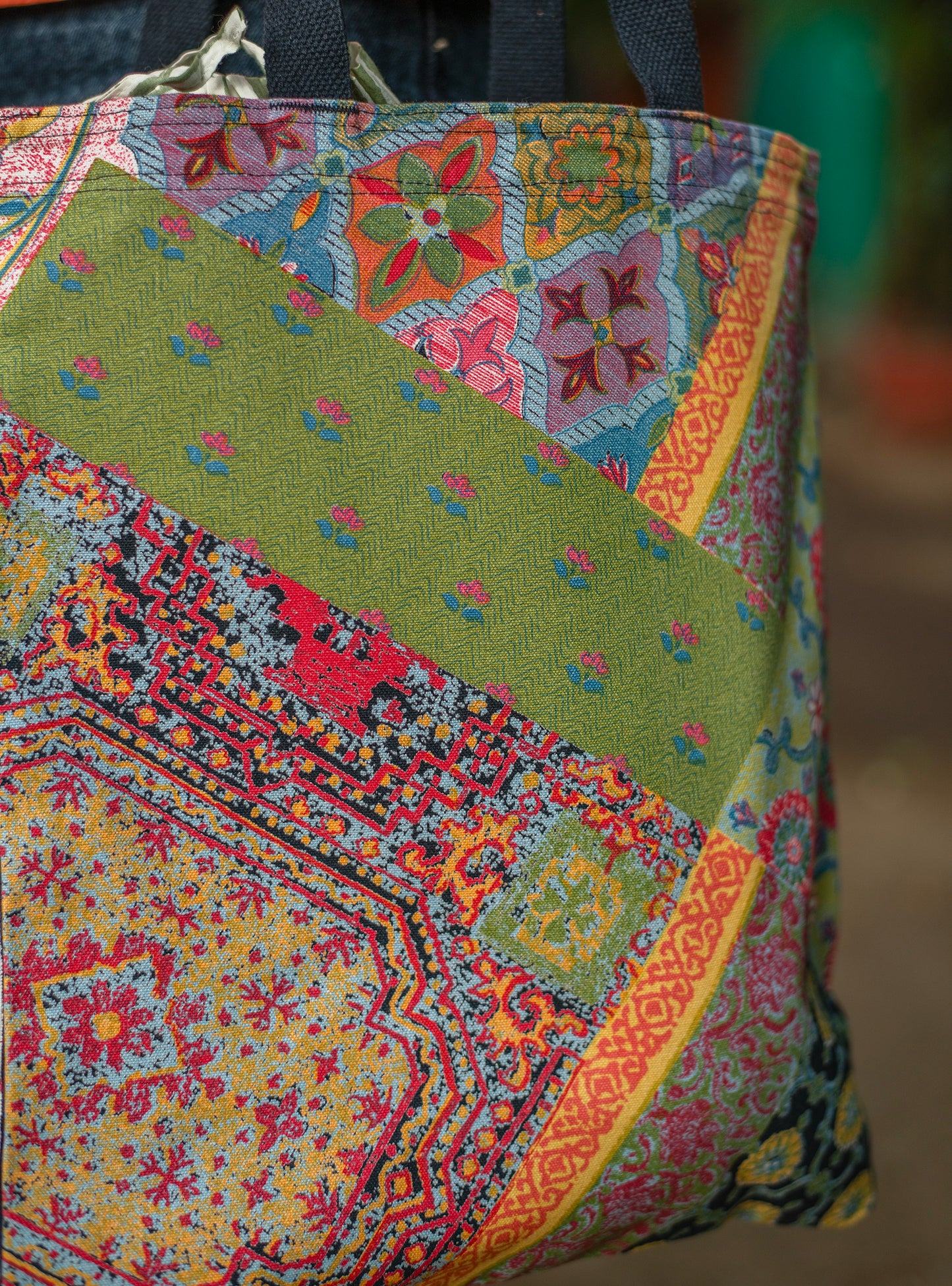 Palak Tote Bag : Mezze Black Duck Canvas