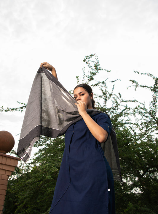 Patteda Anchu Handspun Eco Friendly : Dyed Stole Black & White