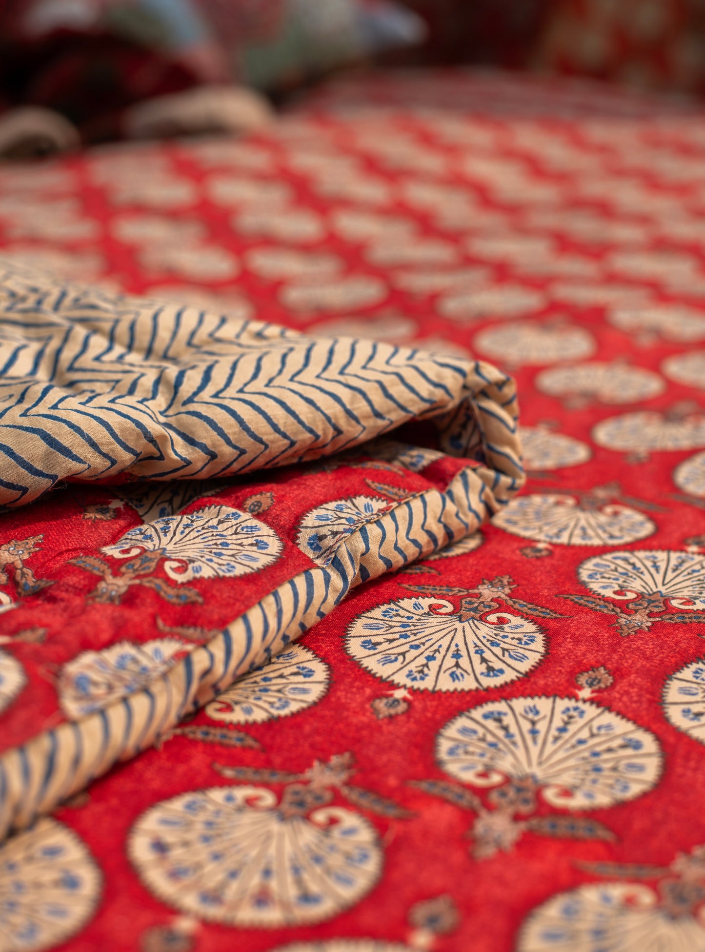 Printed Quilt Reversible : Shahi Red Voile