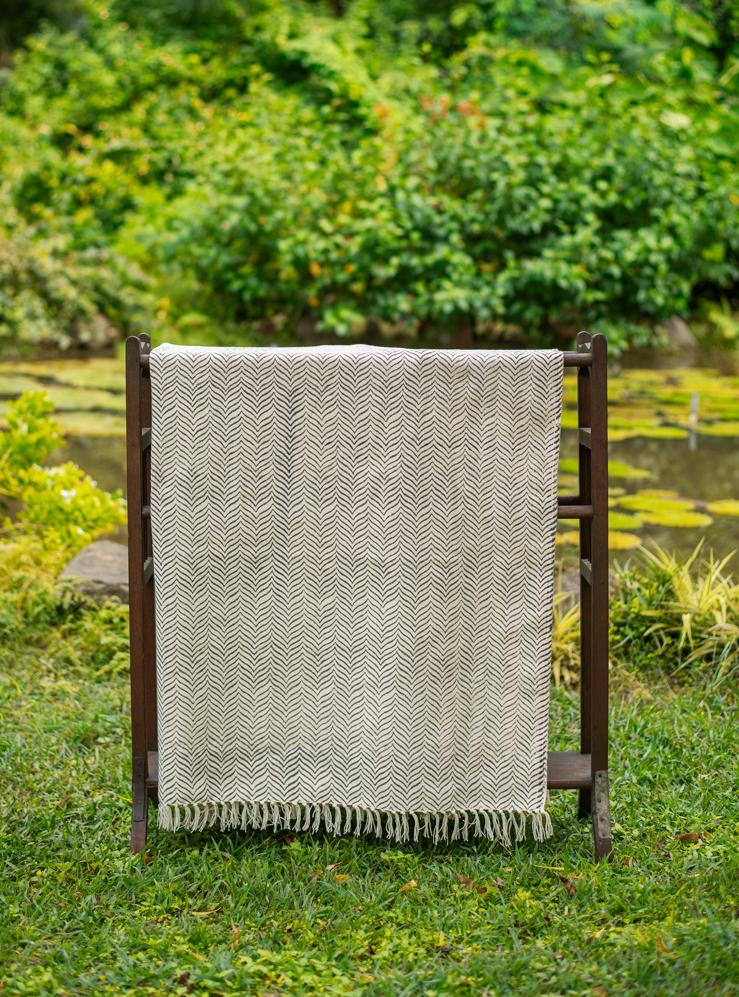 Printed Rug Reversible : Garden Taupe Handloom