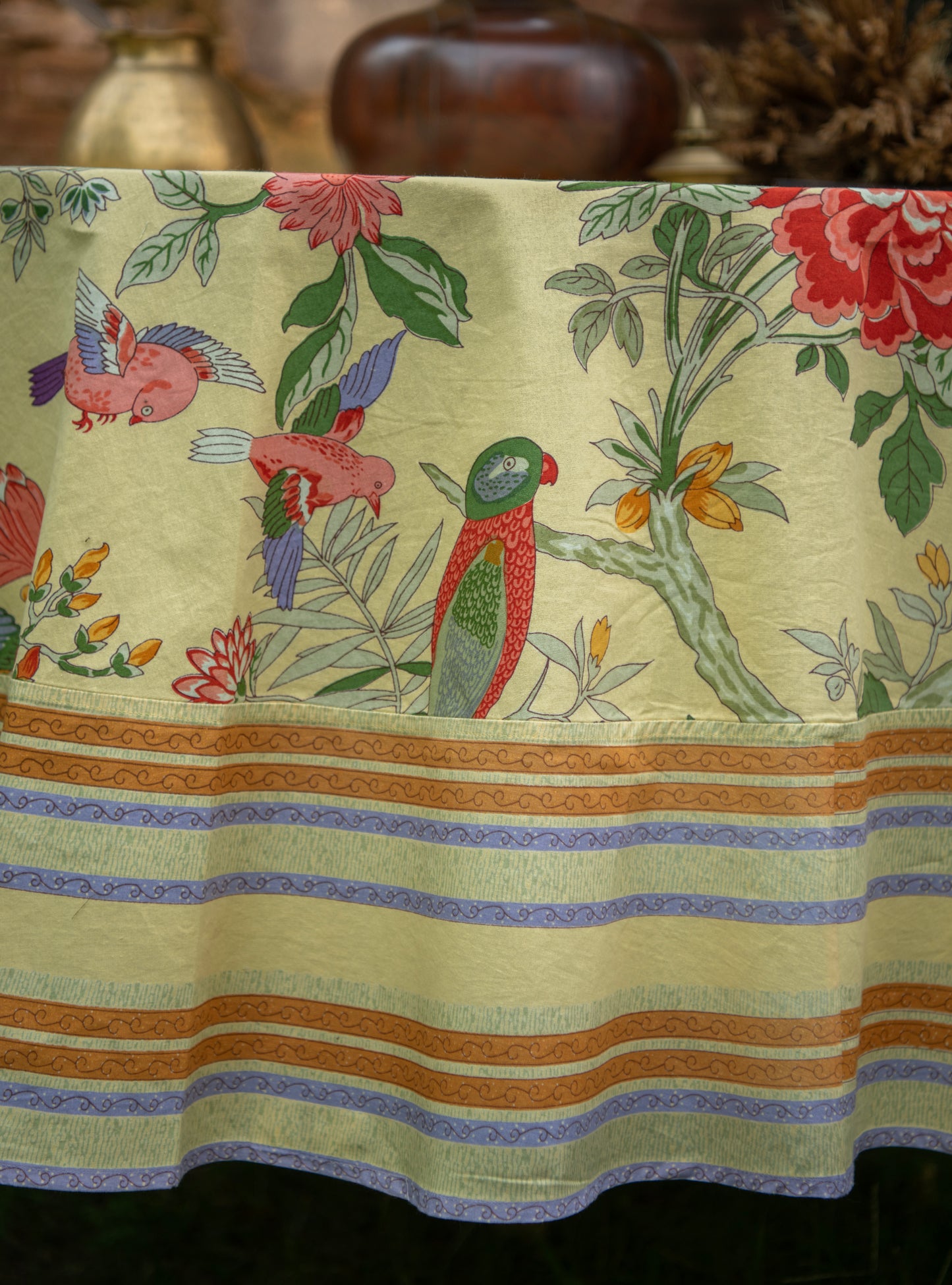 Round Table Cloth : Bird Yellow