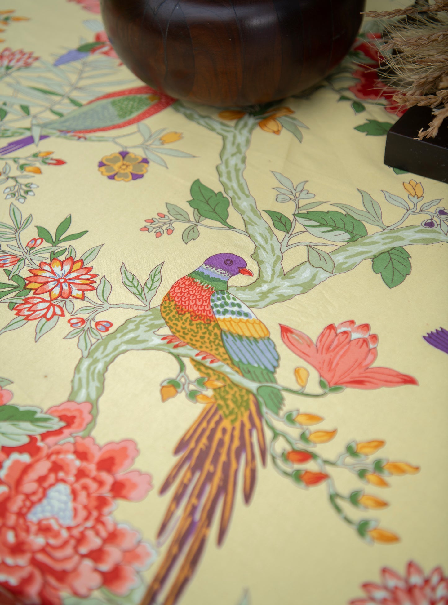 Round Table Cloth : Bird Yellow
