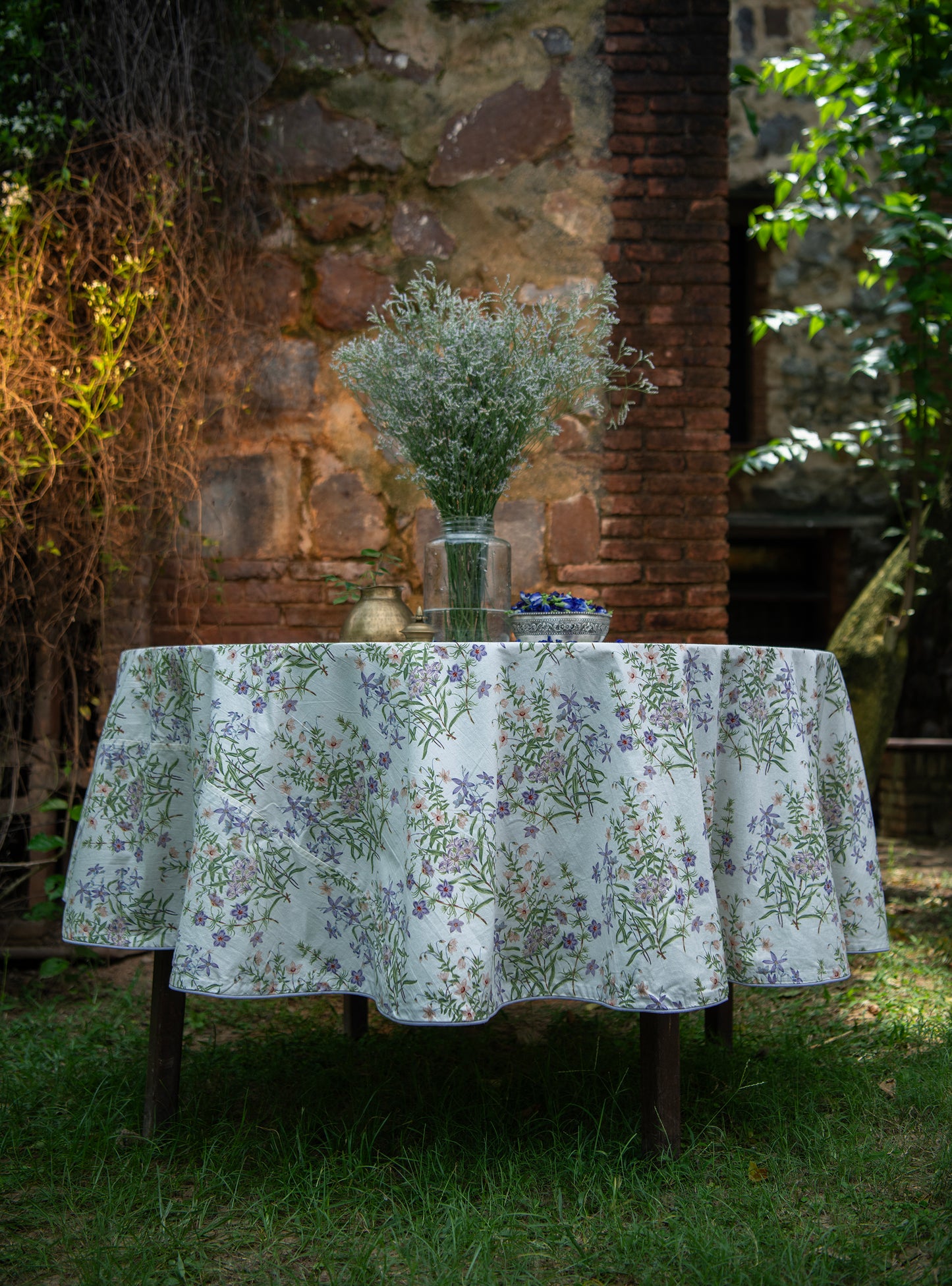 Printed Table Cloth : Piping Meadow Aster Round Sheeting