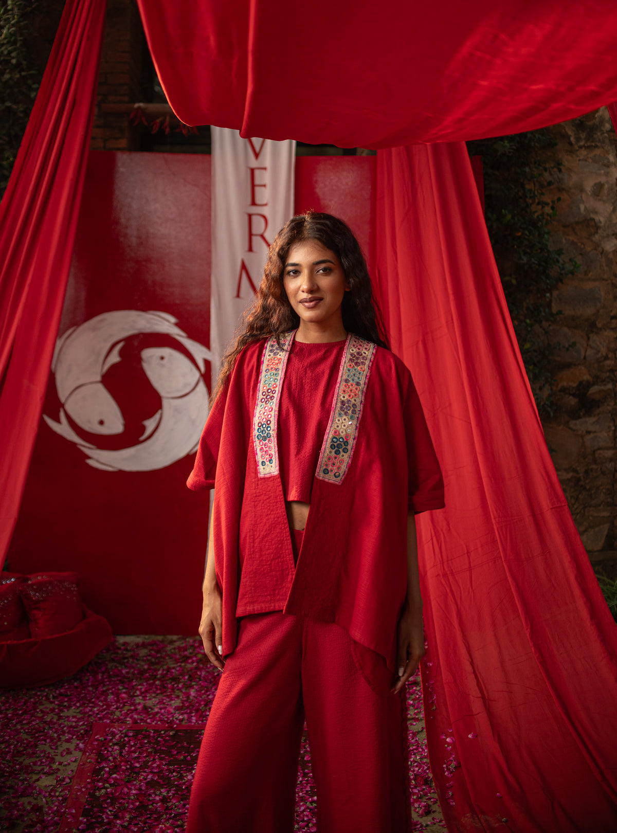 Shimmery Shrug : Crimson Slub