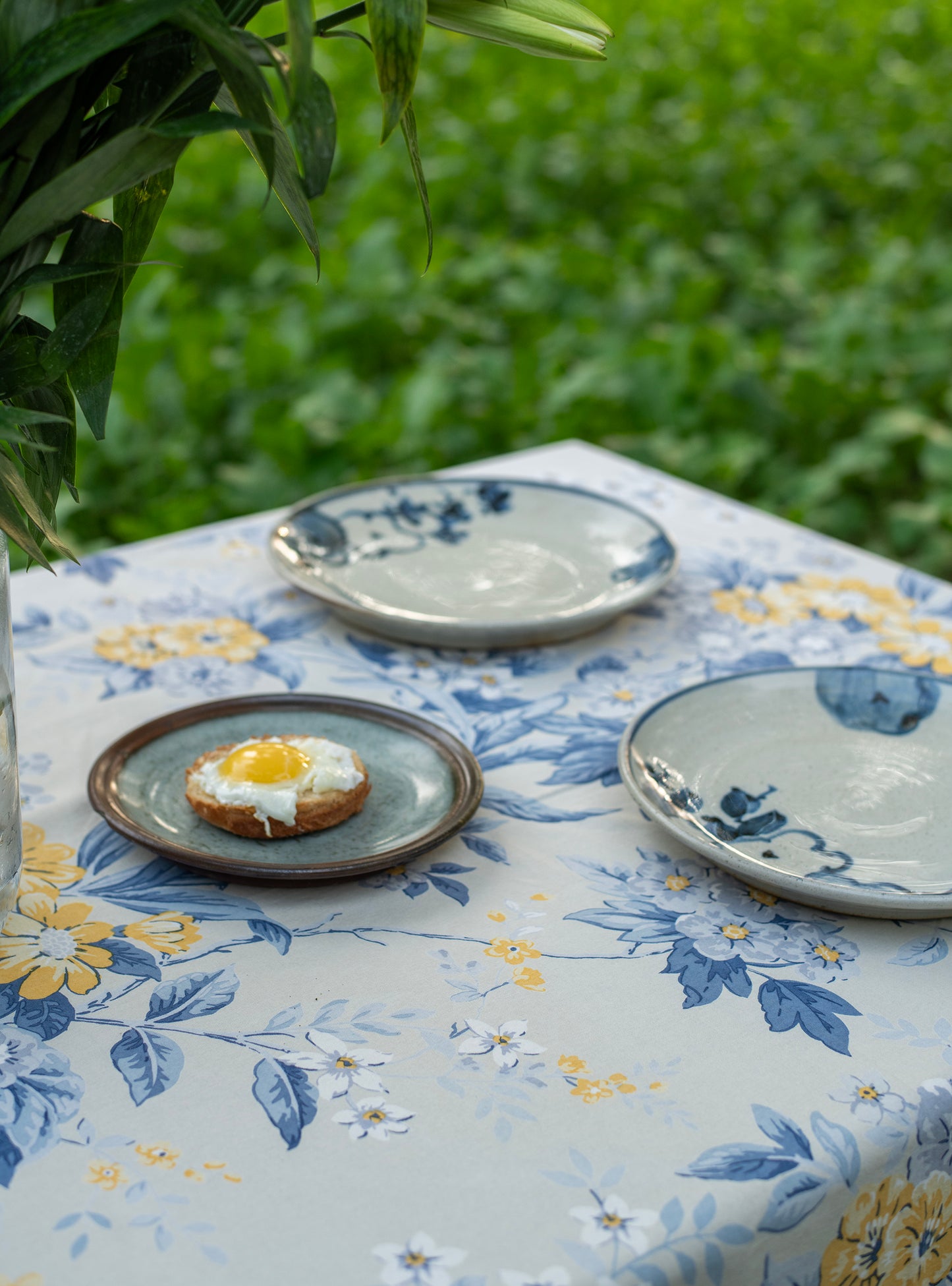 Printed Table Cloth : Palmeros Navy Sheeting OD