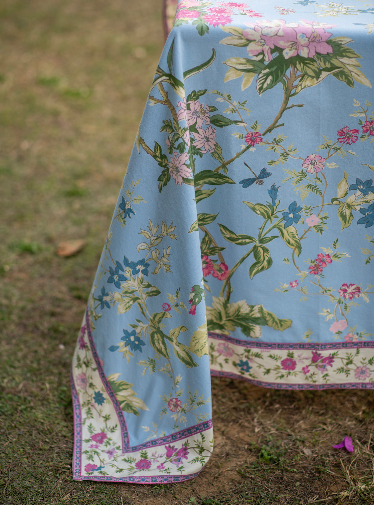 Printed Table Cloth Border : Corsica Chambray Sheeting