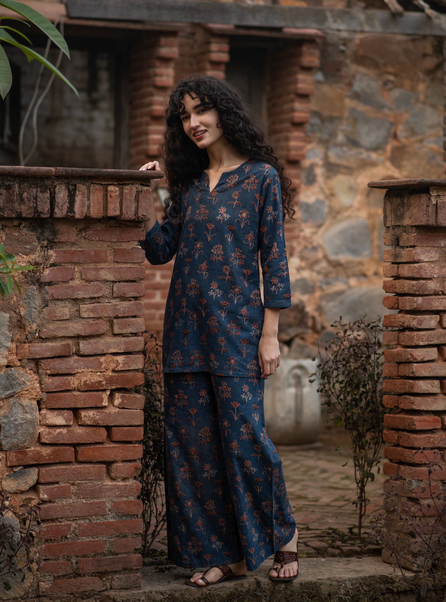 Ellie Pant : Ajrakh Veena Indigo Voile