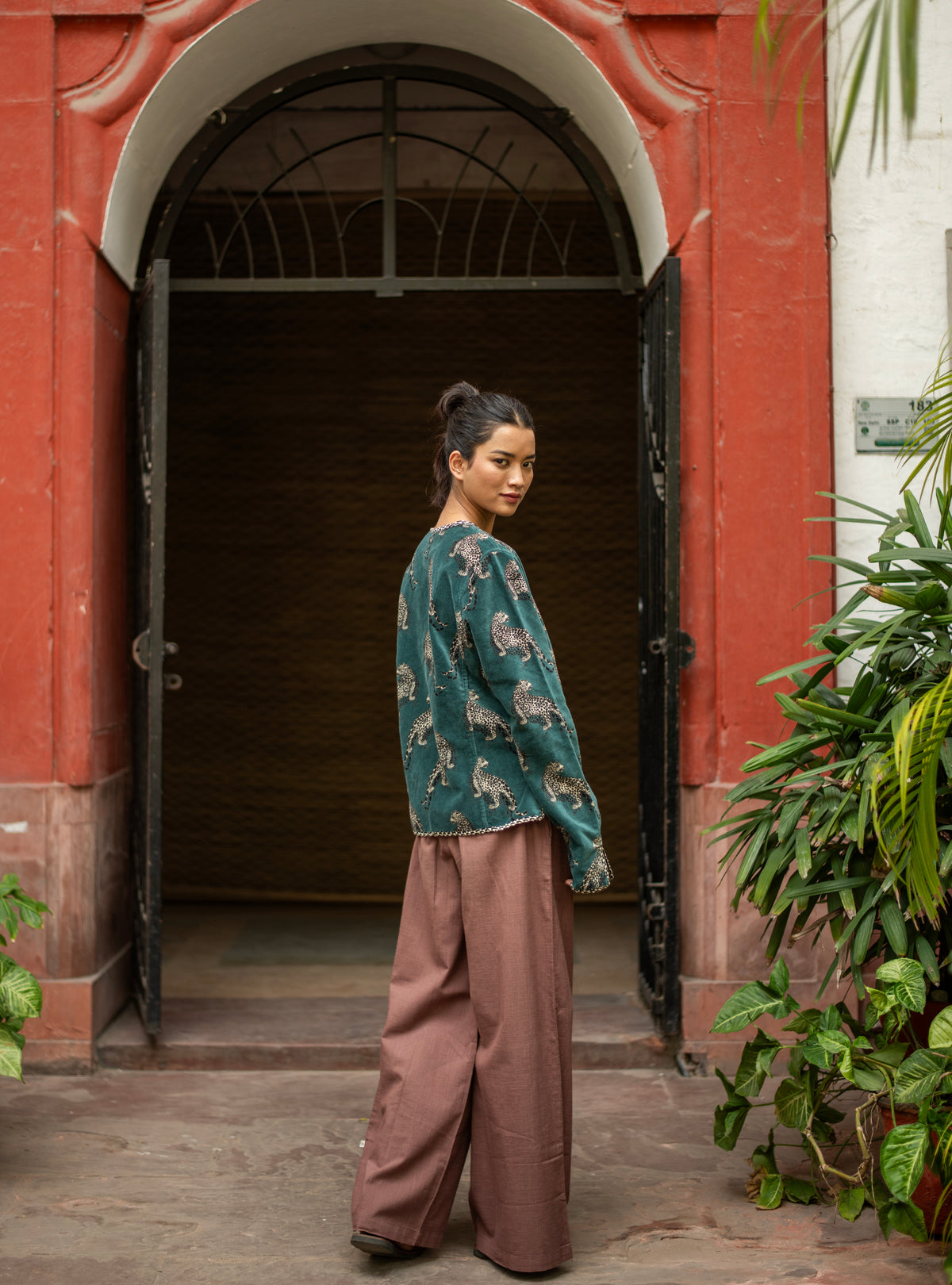 Fitted Jacket : Leopard Emerald Velvet
