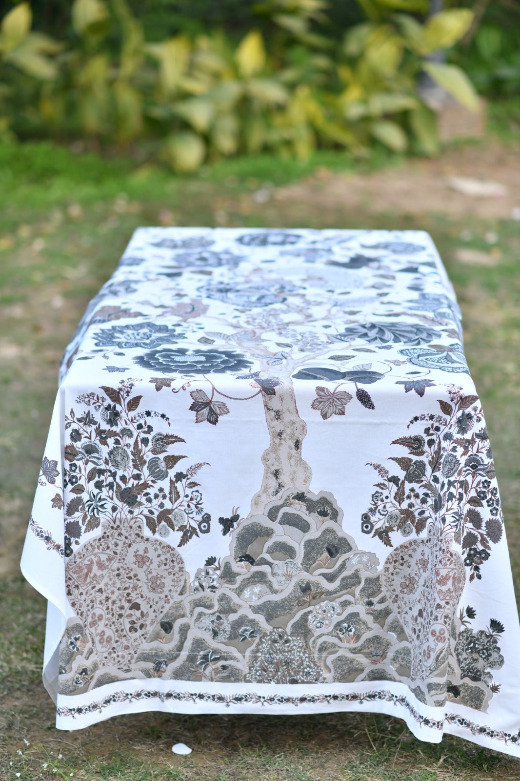 Printed Table Cloth : Tree of Life Graphite Sheeting