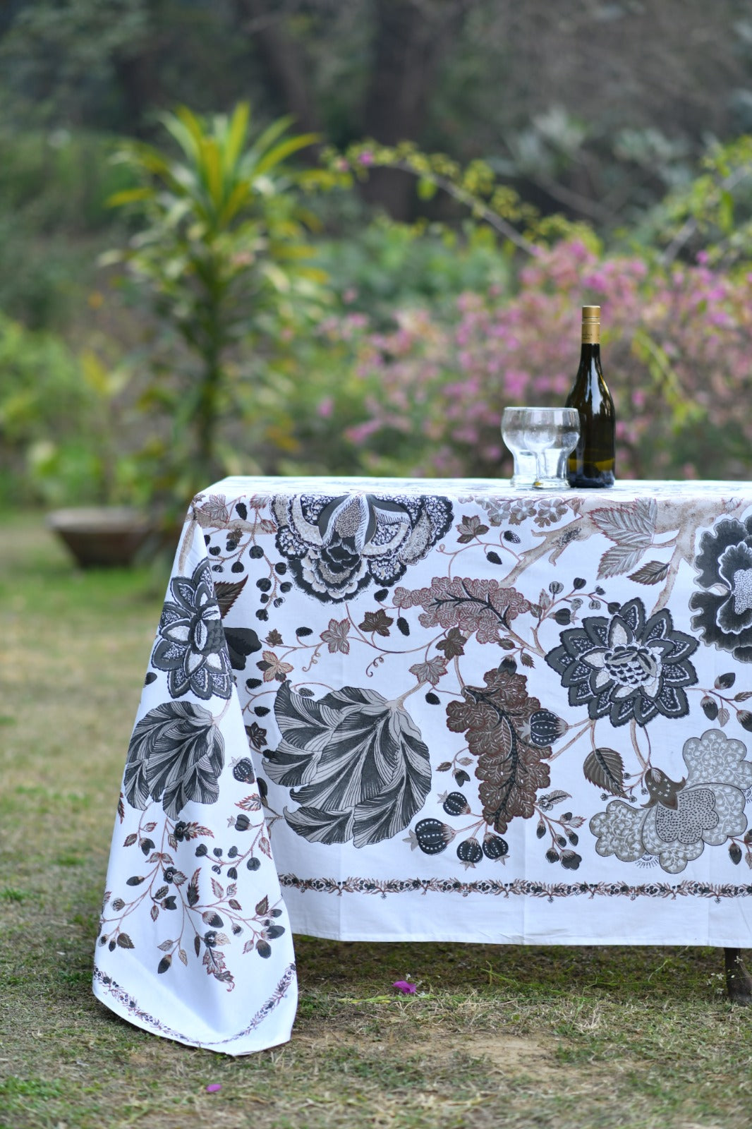 Printed Table Cloth : Tree of Life Graphite Sheeting