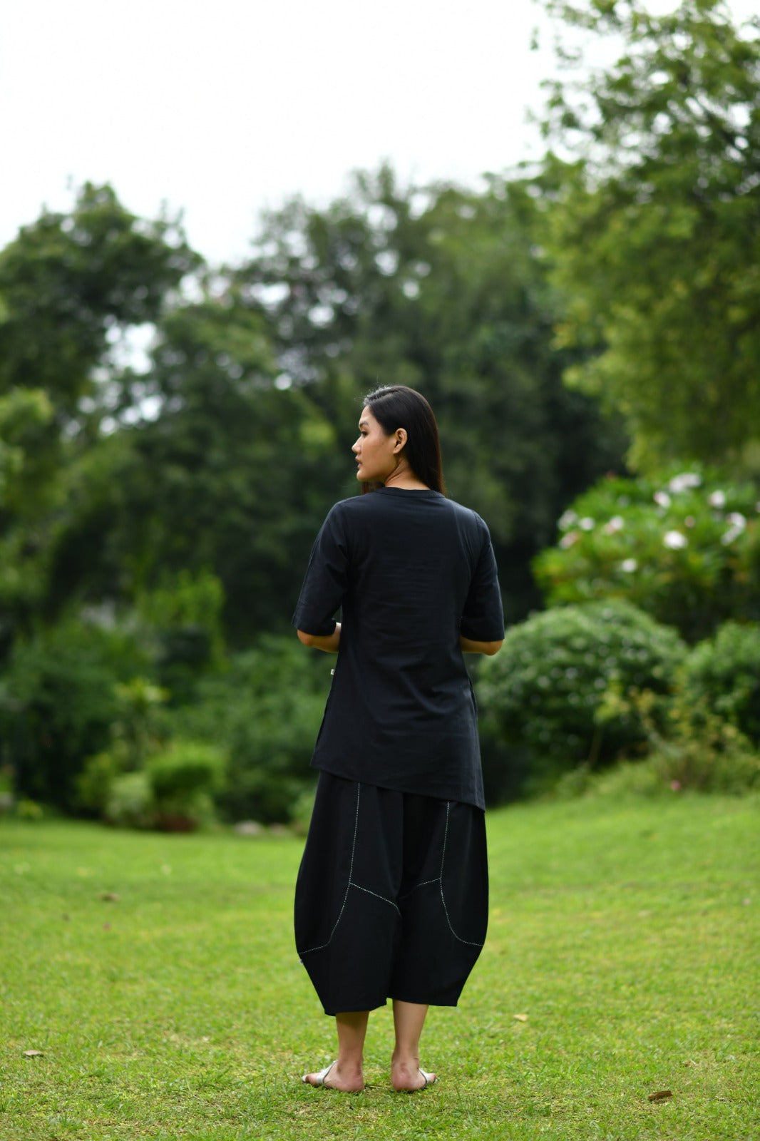 Cloudy Top : Solid Black Slub