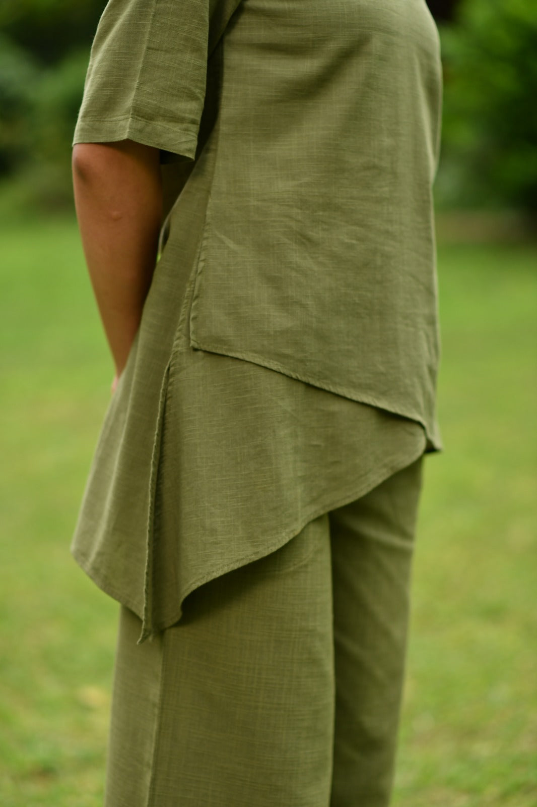 Cloudy Top : Solid Olive Slub