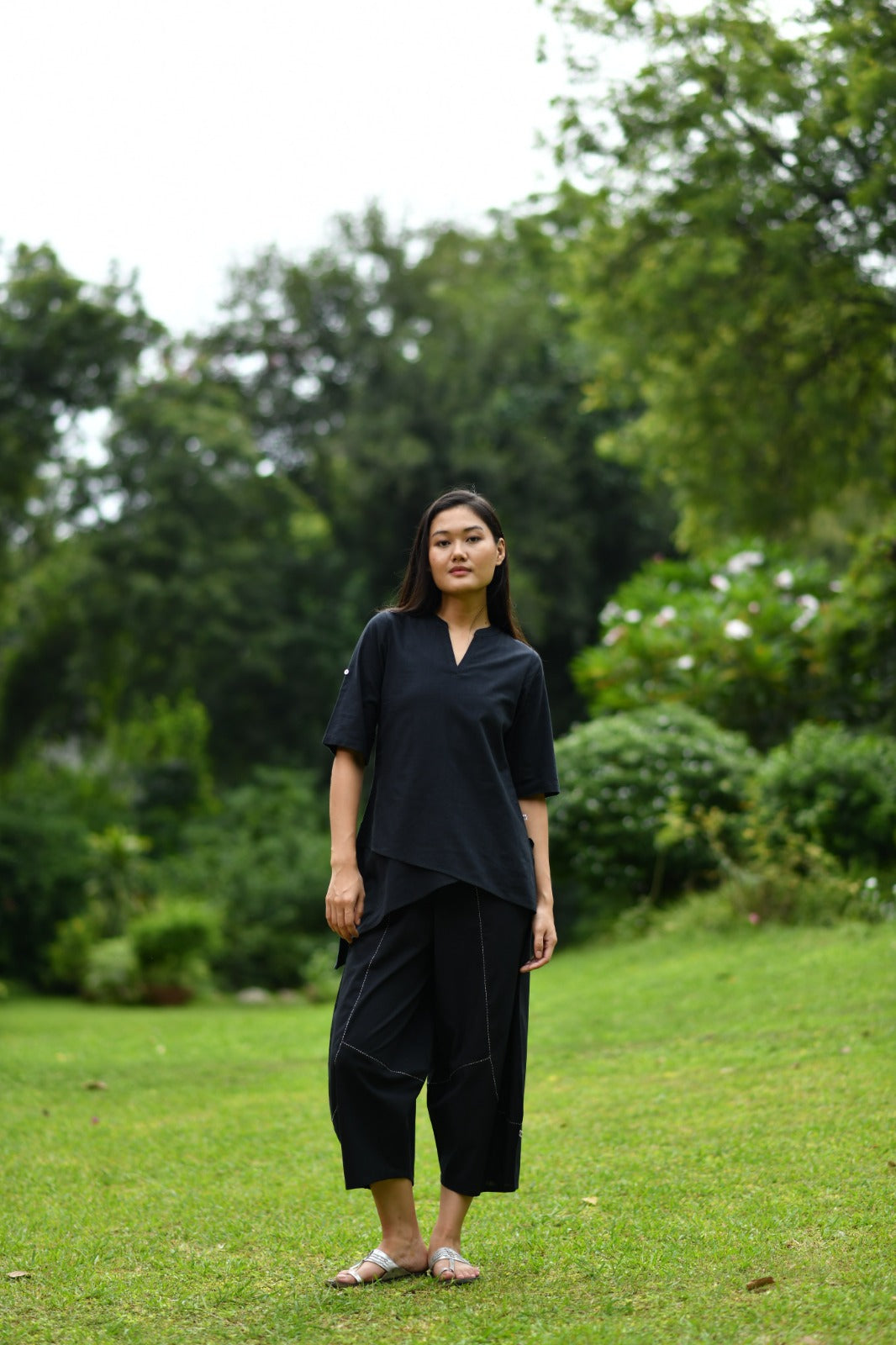 Cloudy Top : Solid Black Slub