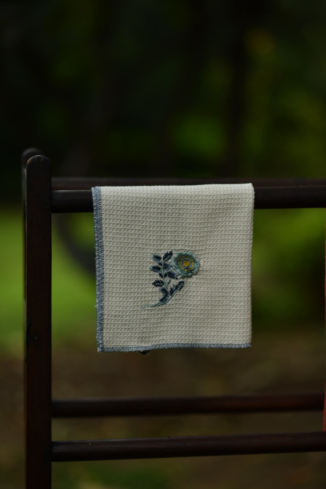 Face Towel Emb : Toile Buti Ivory Honey Comb
