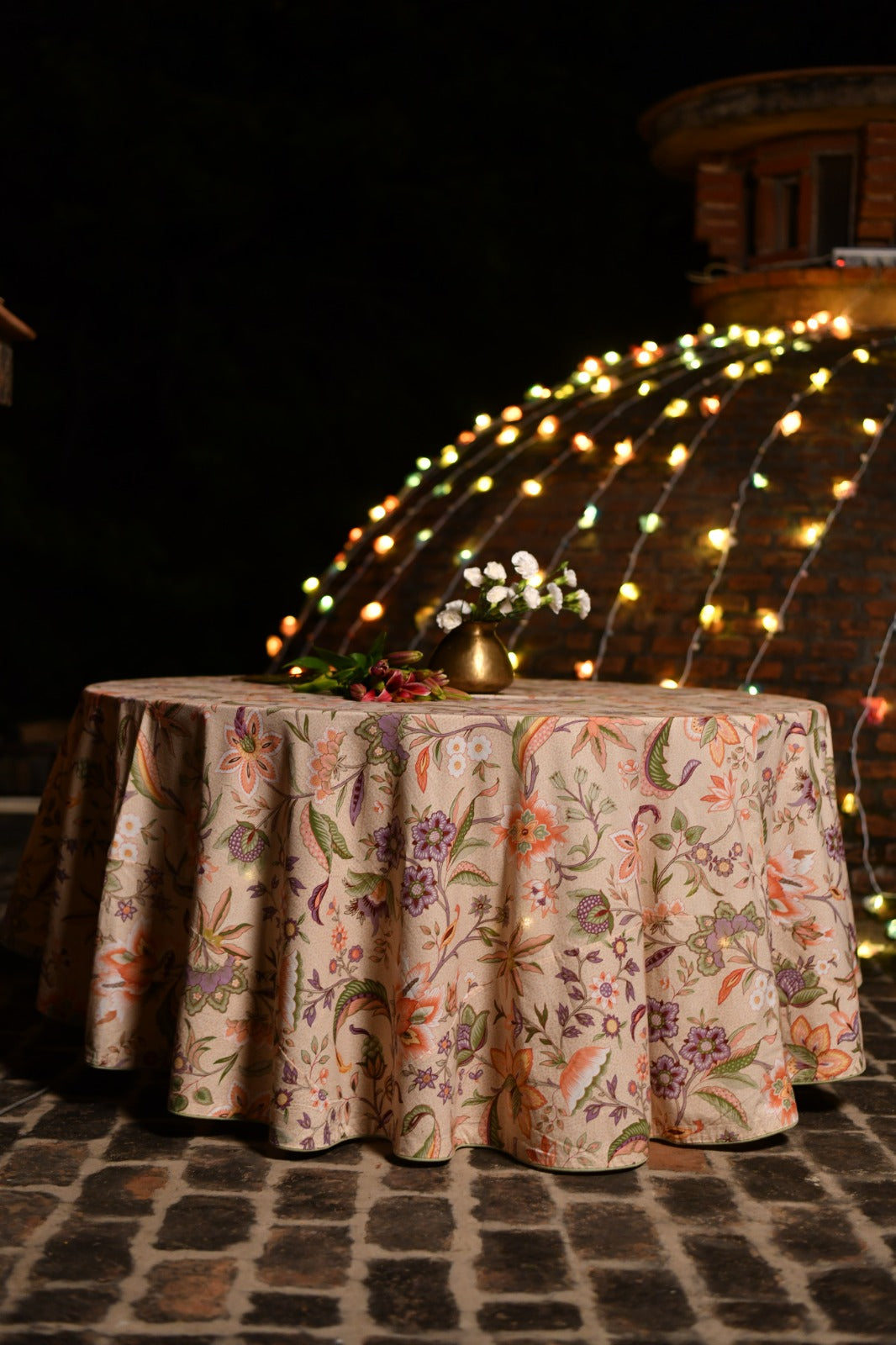 Printed Table Cloth Piping : Kerala Cream Sheeting