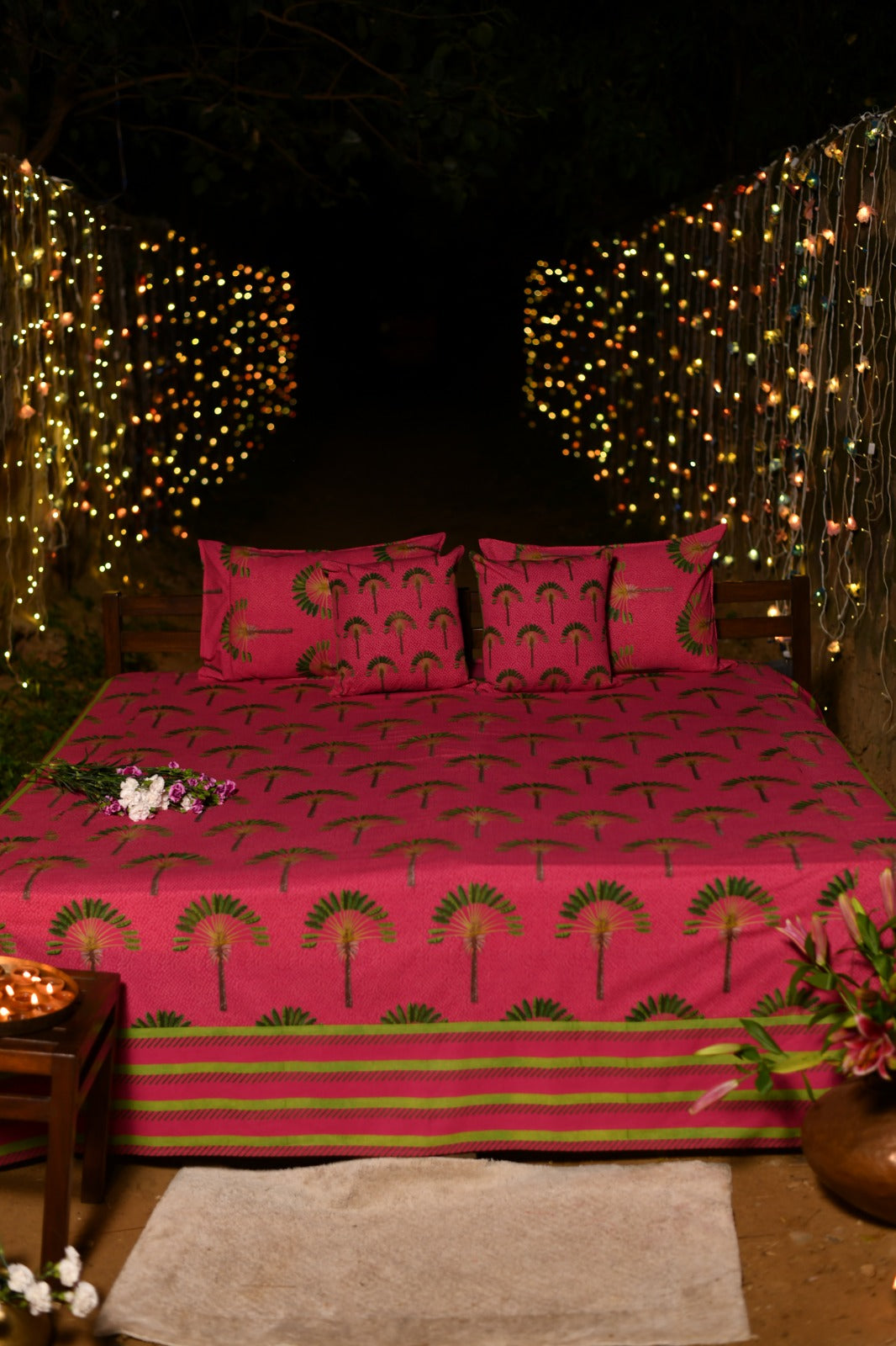 Printed Bed Cover : Banana Magenta Sheeting
